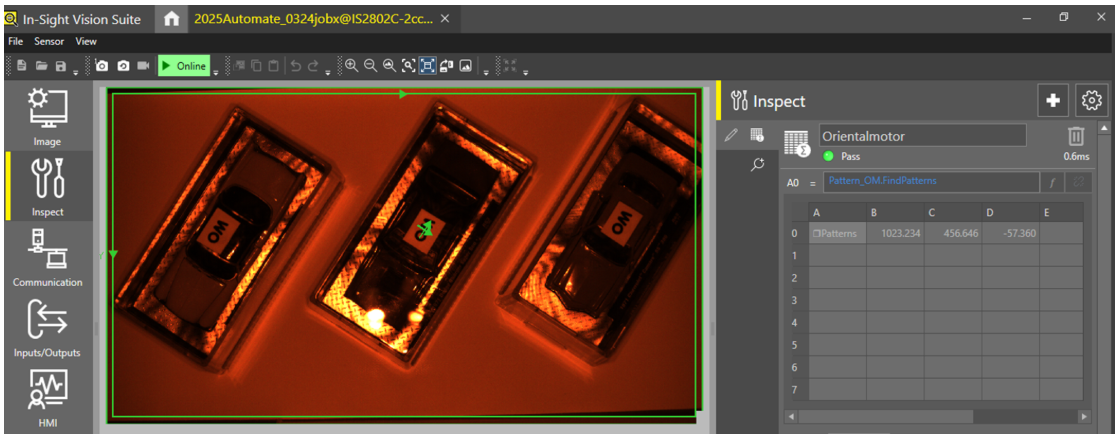 Cognex In-Sight 2802 Vision Suite software compares the captured image with the pre-registered image, and locates the most recognized image's position in terms of vision coordinates.
